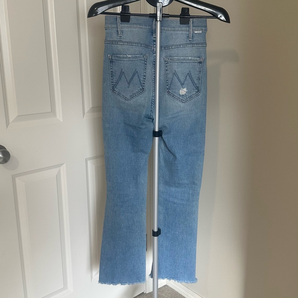 MOTHER The Hustler Ankle Fray jeans in Thrilling shots - Picture 3 of 6